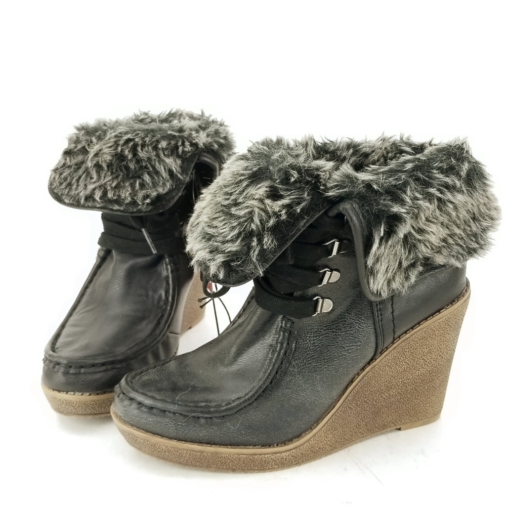 Mossimo Wedge Ankle Bootie 7.5  ED002
